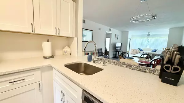 Lake Worth, FL 33467,4692 E Lucerne Lakes BLVD 103