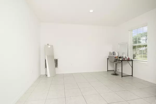 Port Saint Lucie, FL 34984,279 SW Statler AVE