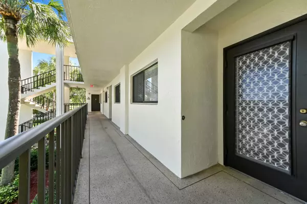 Delray Beach, FL 33484,15244 Lakes Of Delray BLVD 203