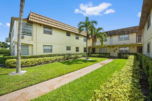 52 Saxony B, Delray Beach, FL 33446