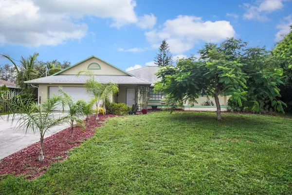 Port Saint Lucie, FL 34984,566 SE Oakridge DR