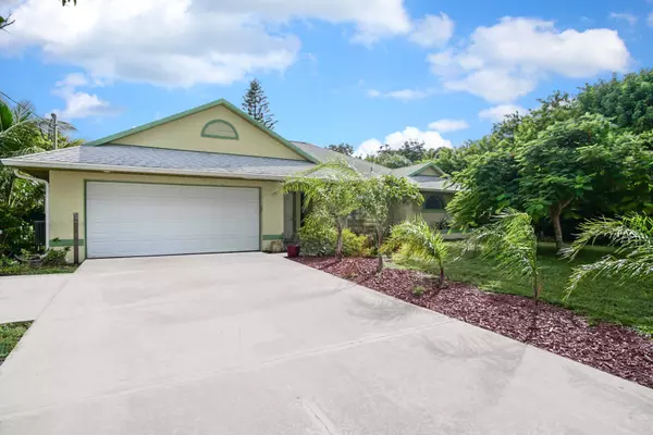 Port Saint Lucie, FL 34984,566 SE Oakridge DR