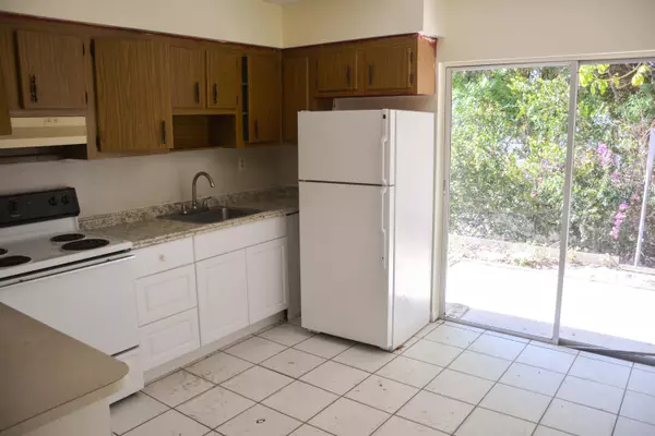 North Palm Beach, FL 33408,1718 Juno RD 2