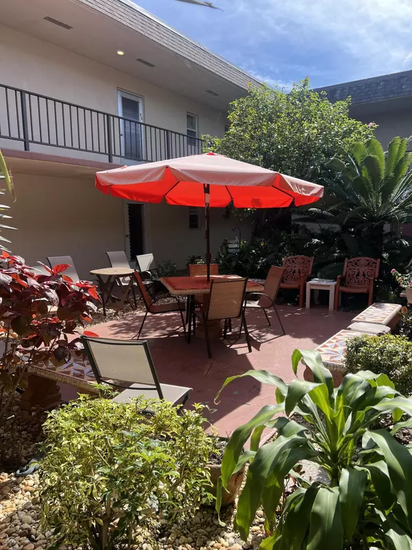 Palm Springs, FL 33461,504 Davis RD 95