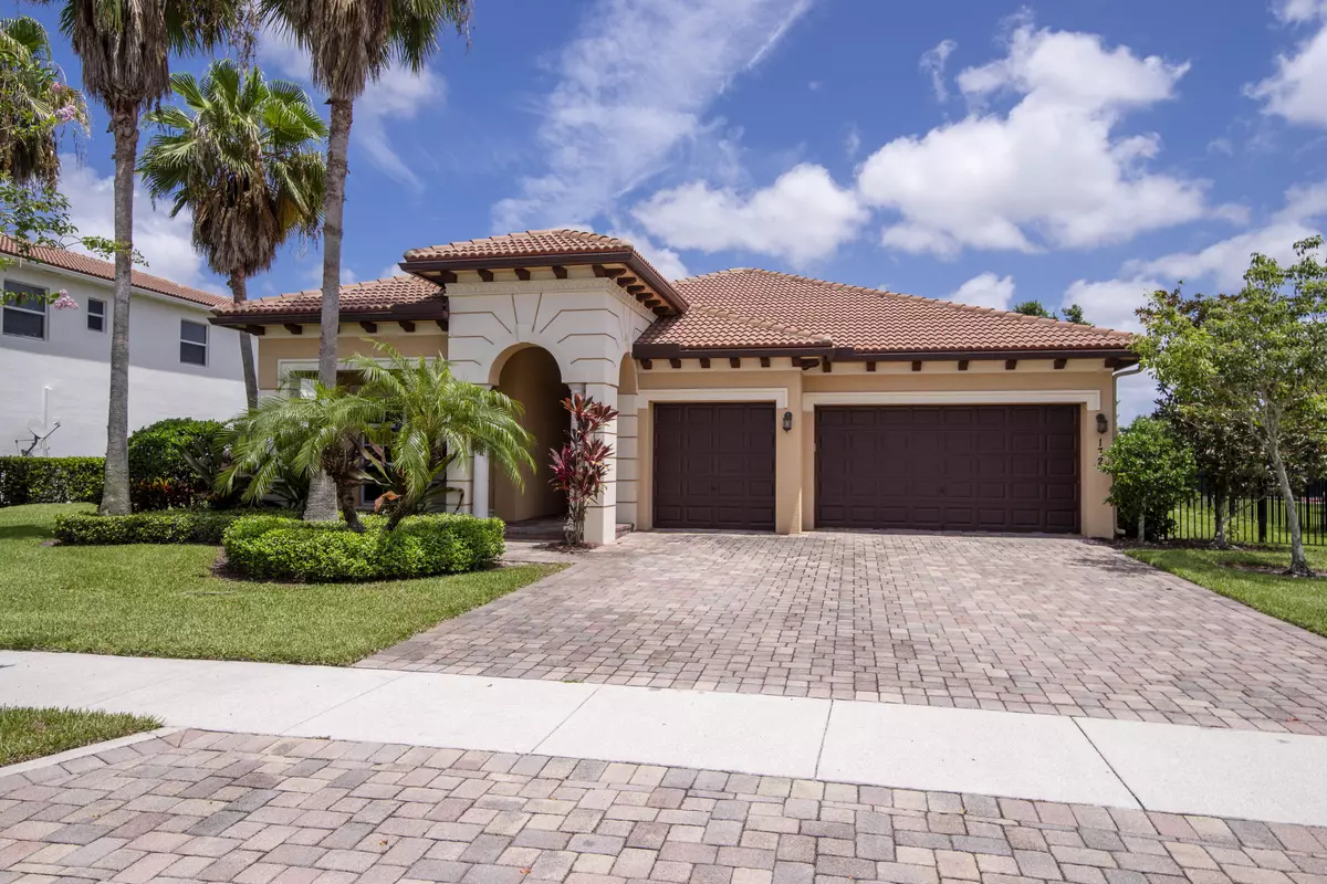 Jupiter, FL 33458,172 Manor CIR