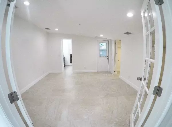 Lantana, FL 33462,708 S 12th St ST