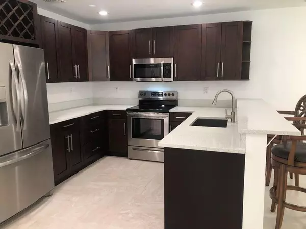 Lantana, FL 33462,708 S 12th St ST