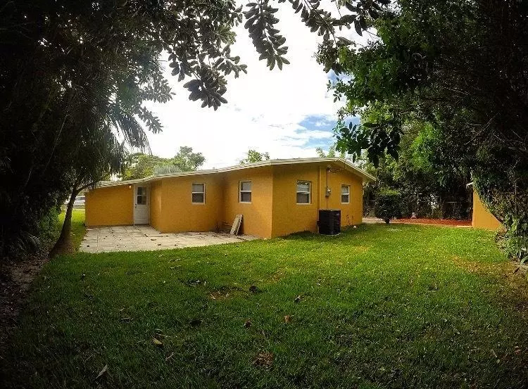 708 S 12th St ST, Lantana, FL 33462