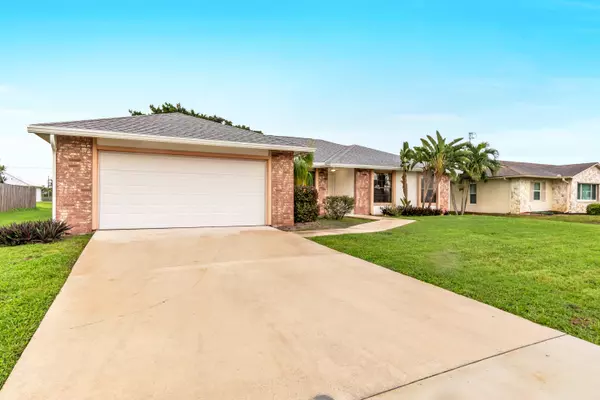 Port Saint Lucie, FL 34984,655 SE Crescent AVE