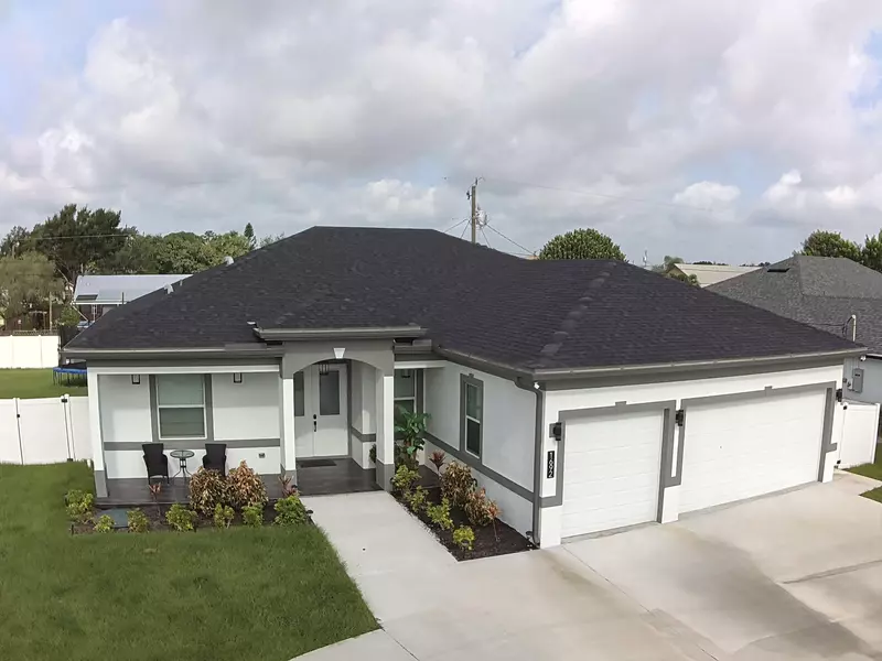1692 SW Paddock ST, Port Saint Lucie, FL 34987
