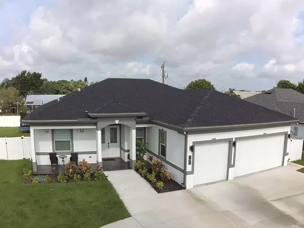 1692 SW Paddock ST, Port Saint Lucie, FL 34987