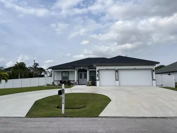 Port Saint Lucie, FL 34987,1692 SW Paddock ST