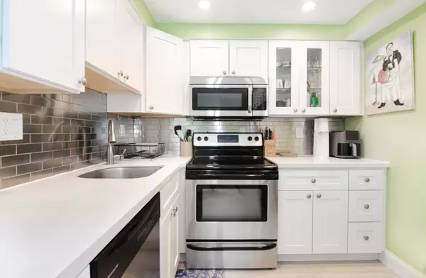 West Palm Beach, FL 33401,760 Executive Center DR 24