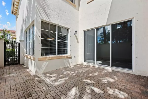 Palm Beach Gardens, FL 33410,35 Stoney DR