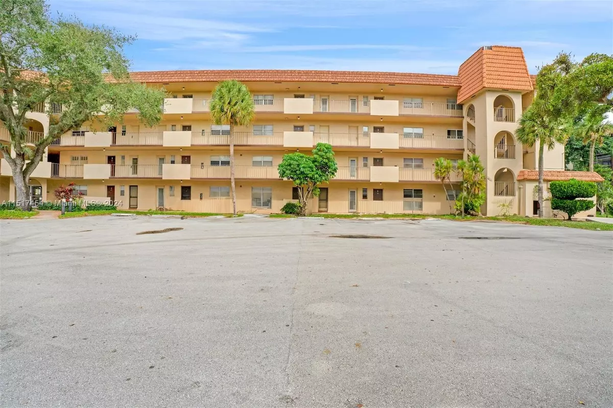 Lauderhill, FL 33319,6200 S Falls Cir DR 310