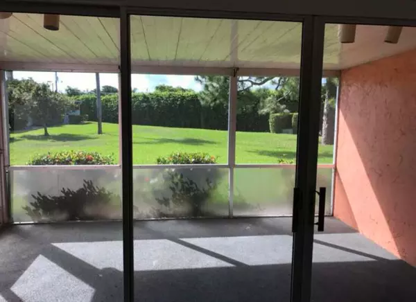 Delray Beach, FL 33445,2721 SW 13th ST 101