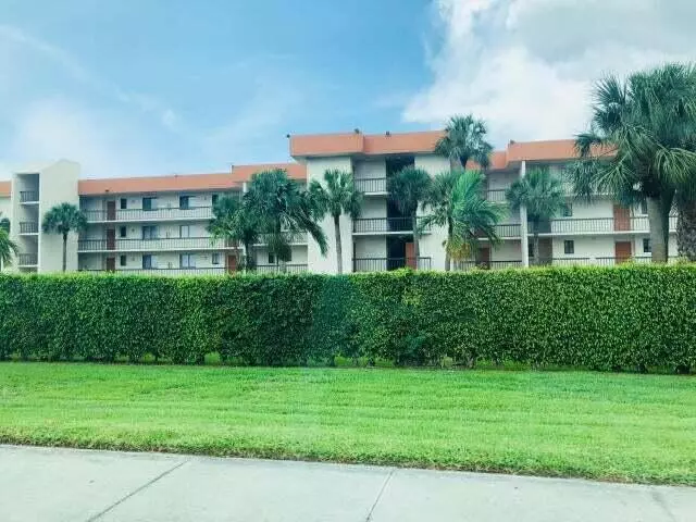 Lake Worth, FL 33462,5981 Via Vermilya 106-A