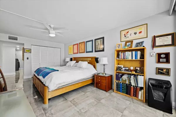 North Palm Beach, FL 33408,120 Lakeshore Drive 436