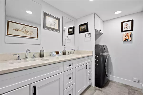 North Palm Beach, FL 33408,120 Lakeshore Drive 436