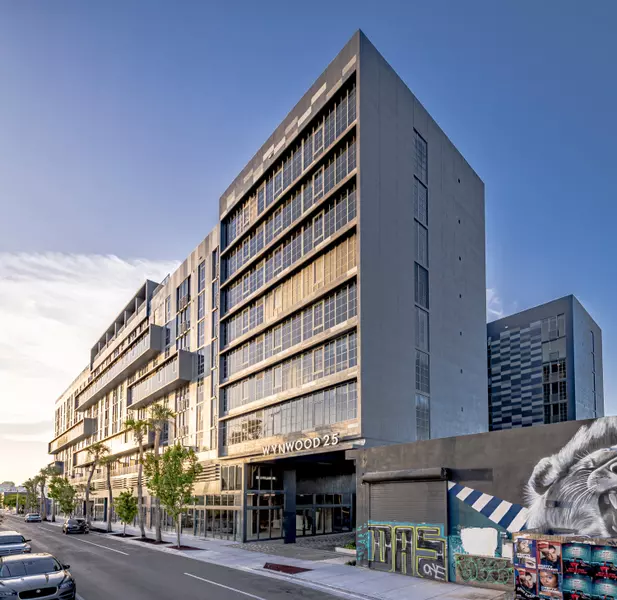 240 NW 25th ST 414, Miami, FL 33127