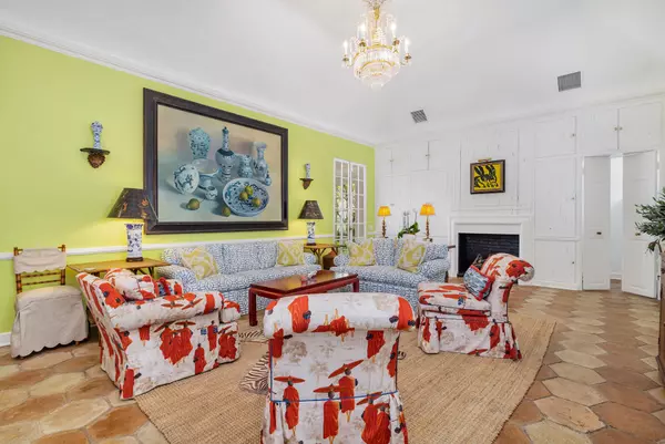 Palm Beach, FL 33480,417 Peruvian AVE 1