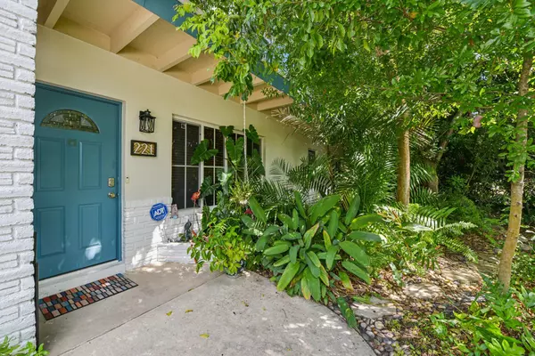 Delray Beach, FL 33444,221 NE 17th ST
