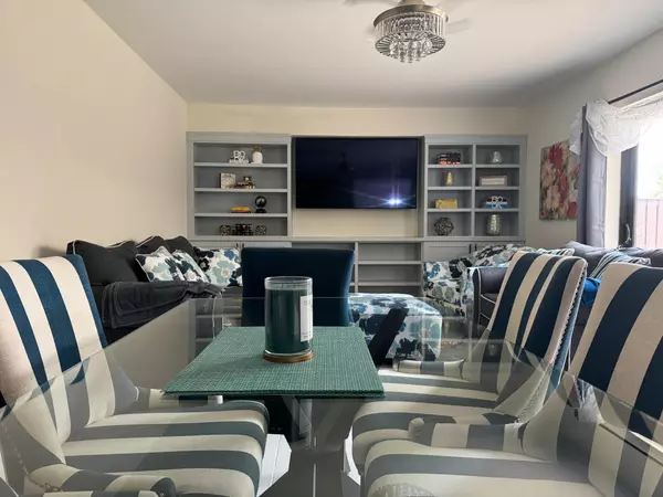 West Palm Beach, FL 33409,5117 51st WAY