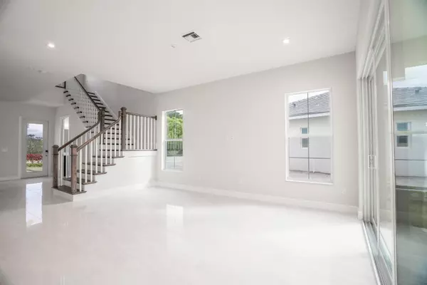 Port Saint Lucie, FL 34952,259 SE Via Bisento
