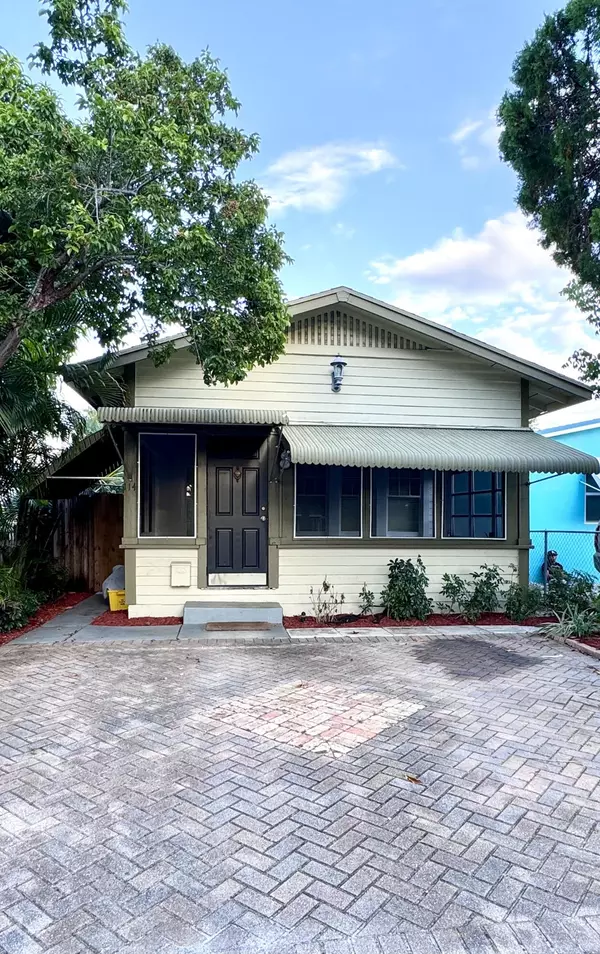 Lake Worth Beach, FL 33460,114 S J ST 1