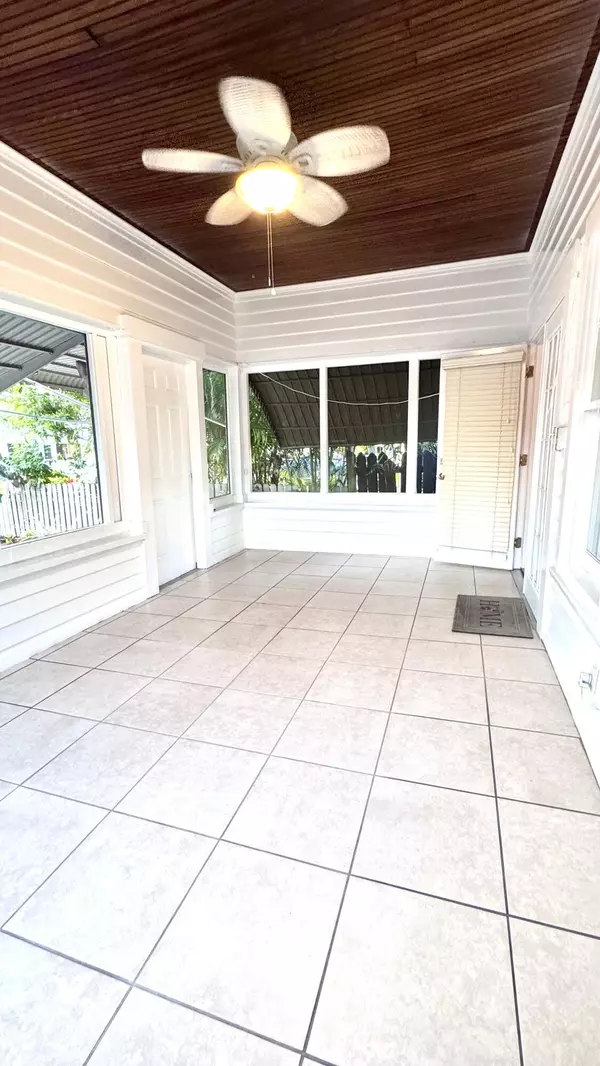 Lake Worth Beach, FL 33460,114 S J ST 1