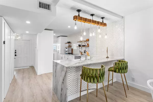 Boca Raton, FL 33432,1001 E Camino Real 4040