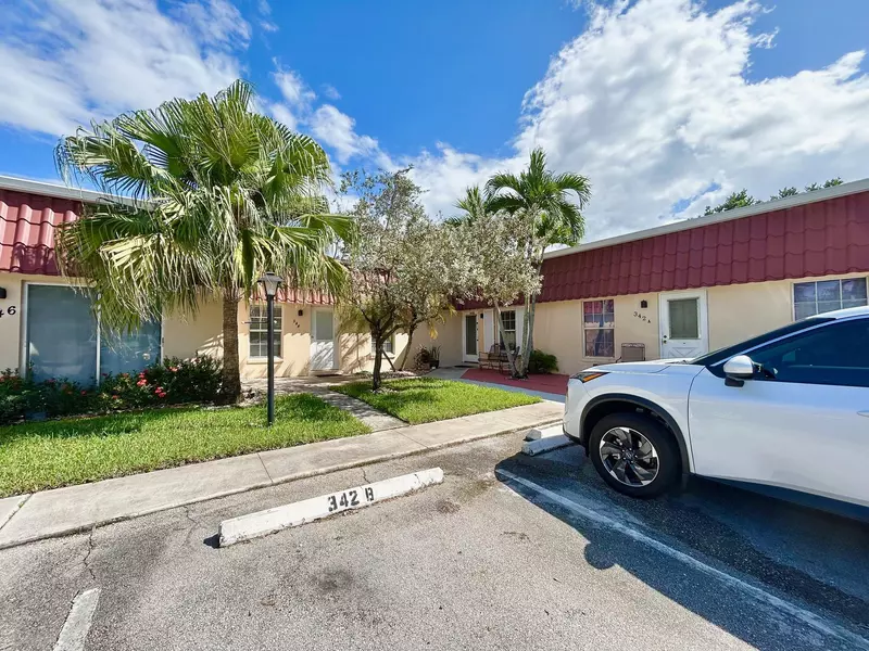 342 Covered Bridge BLVD B, Lake Worth, FL 33467
