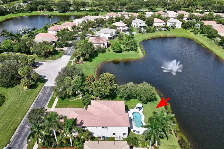 1828 SW Grey Falcon CIR, Vero Beach, FL 32962