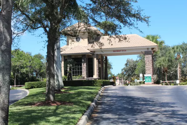 Vero Beach, FL 32962,1828 SW Grey Falcon CIR