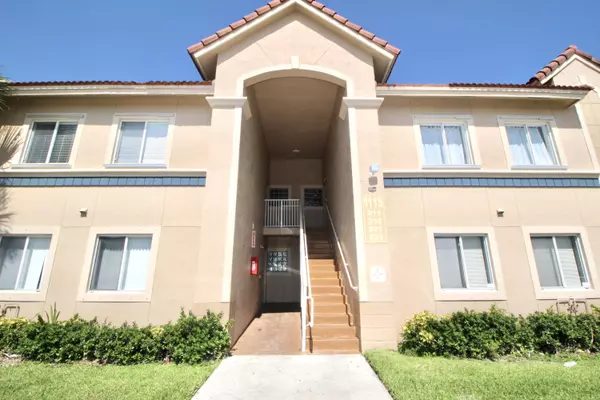 West Palm Beach, FL 33411,1115 Golden Lakes BLVD 512