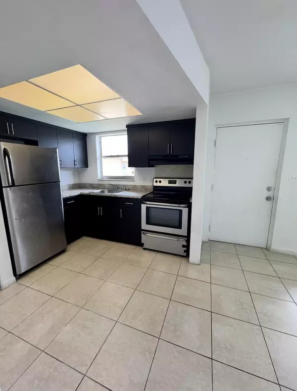 Oakland Park, FL 33334,101 NE 41st ST E85