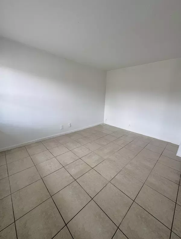 Oakland Park, FL 33334,101 NE 41st ST E85