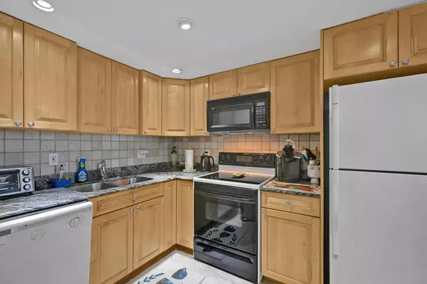 South Palm Beach, FL 33480,3590 S Ocean BLVD 306