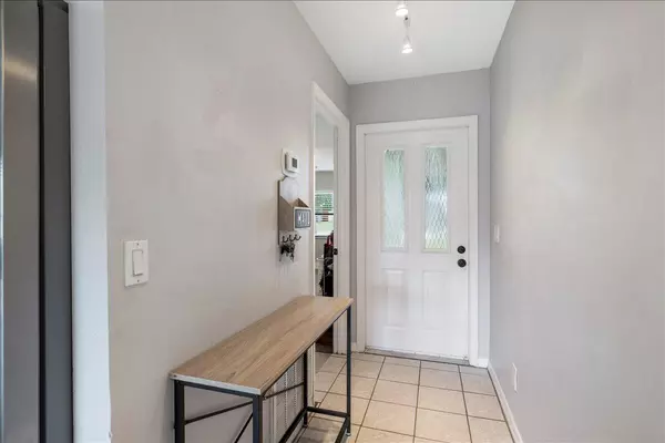 Vero Beach, FL 32962,411 SW 13th LN