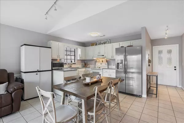 Vero Beach, FL 32962,411 SW 13th LN