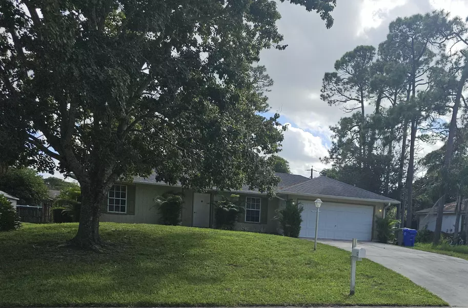 741 SW 17th LN, Vero Beach, FL 32962