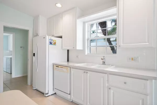 Palm Beach Gardens, FL 33410,1364 Saint Lawrence DR