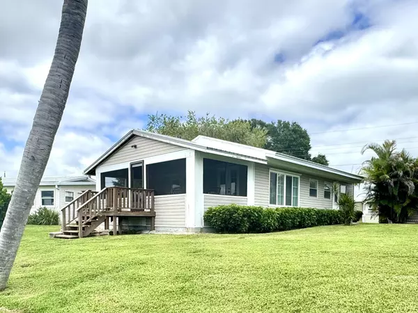 Okeechobee, FL 34974,2304 SE 34th LN