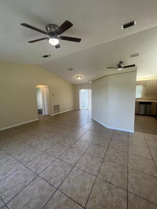 Port Saint Lucie, FL 34983,302 SW Carter AVE