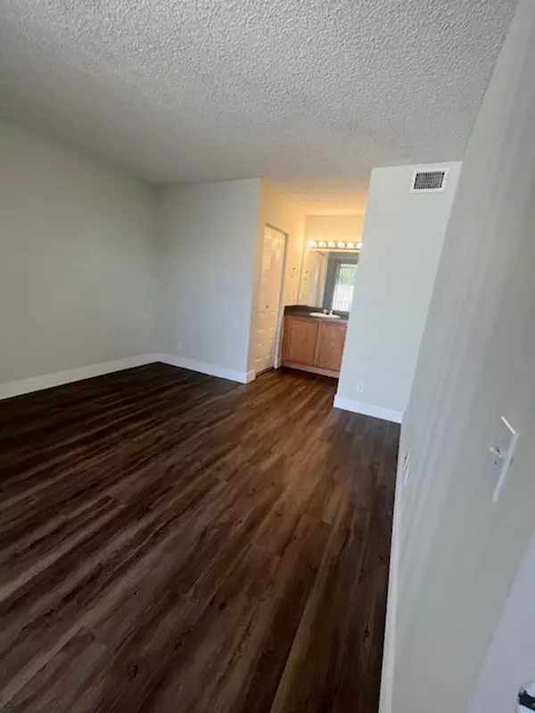 West Palm Beach, FL 33401,738 Executive Center DR 34