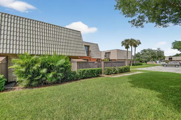 West Palm Beach, FL 33409,5122 51st WAY