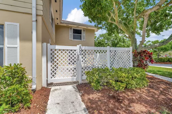 Boynton Beach, FL 33436,4004 Medford CT