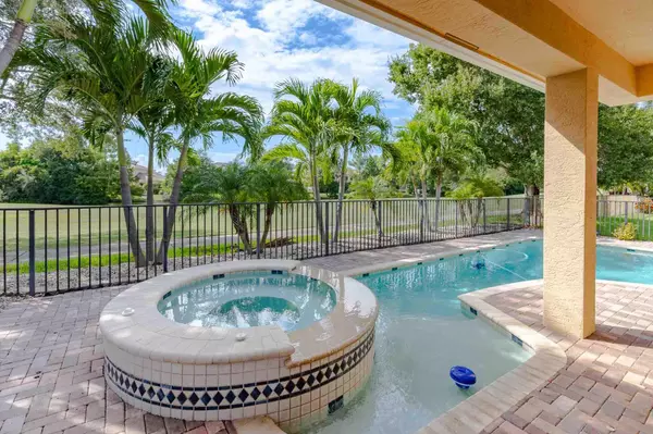 Palm City, FL 34990,814 SW Palm Cove DR