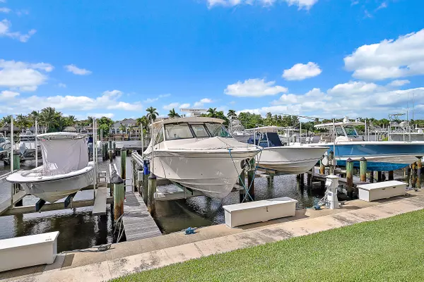 Juno Beach, FL 33408,513 Oak Harbour DR