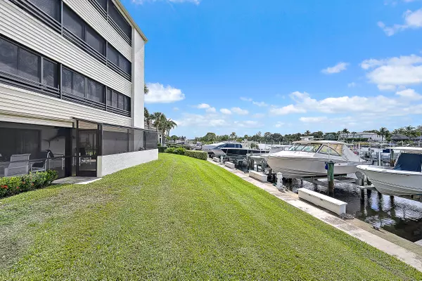 Juno Beach, FL 33408,513 Oak Harbour DR